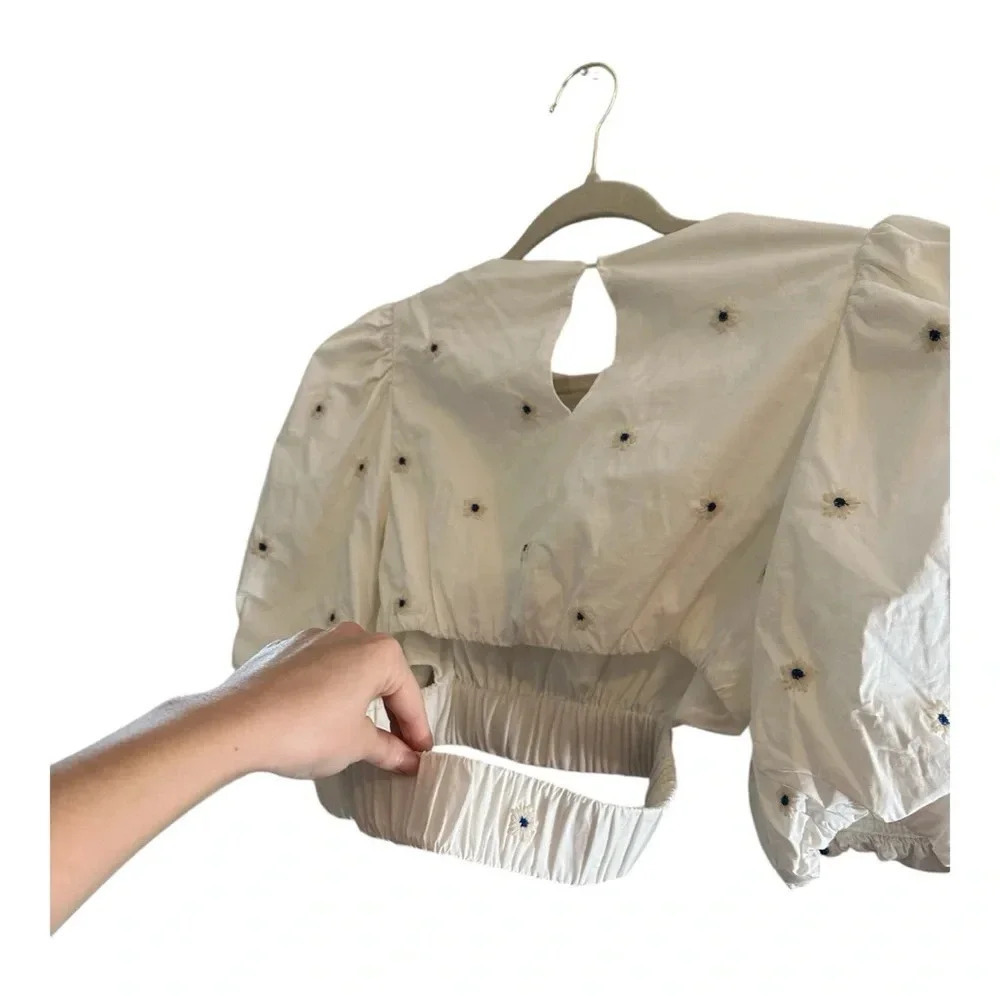 Altar’d State White Puff Sleeve Embroidered Floral Cut Out Back Crop Top // S - Picture 4 of 6